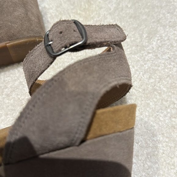 Lucky Brand Brown suede Ankle-Strap Sandals - Picture 4 of 4